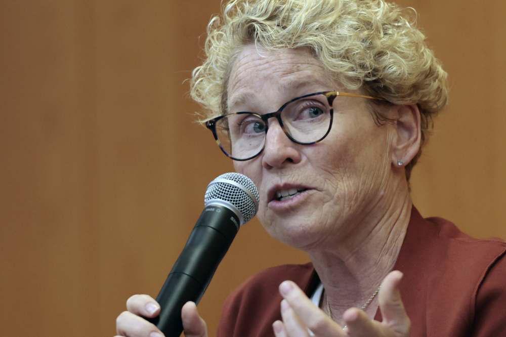 For female veterans in Congress, it's a small club