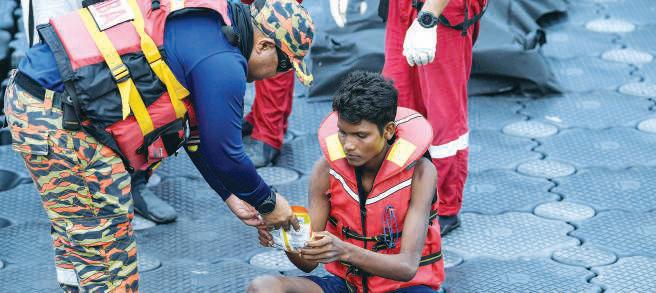 Teen rescued days after migrant shipwreck