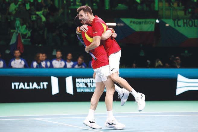 Spain and Germany stage Davis Cup comeback wins to set up semis clash