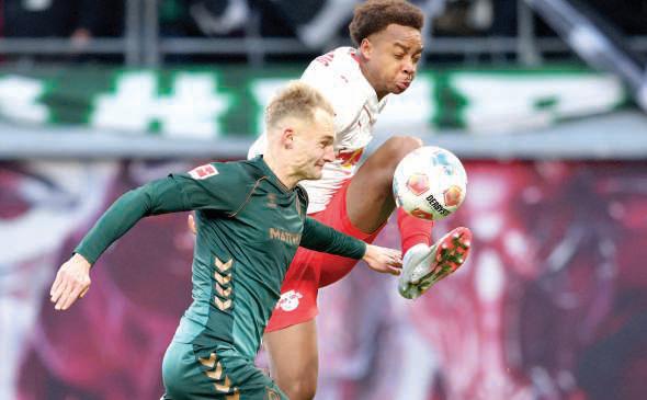 Ouedraogo stunner sends clinical Leipzig second in German League