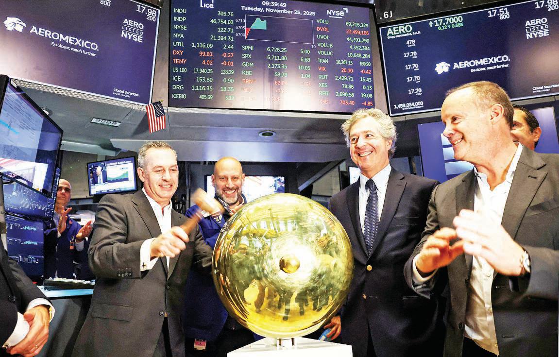 Stocks move up on Fed hope, sterling and gilts buffeted by budget surprises