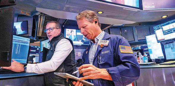 Stocks gain as investors bank on Fed cuts