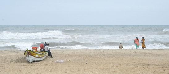 TN to evacuate 300 people from cyclone-hit Lanka