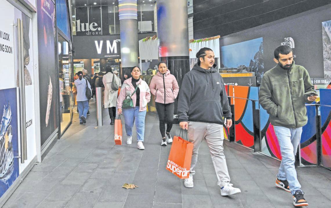 Australia's government spending likely boosted Q3 economic growth