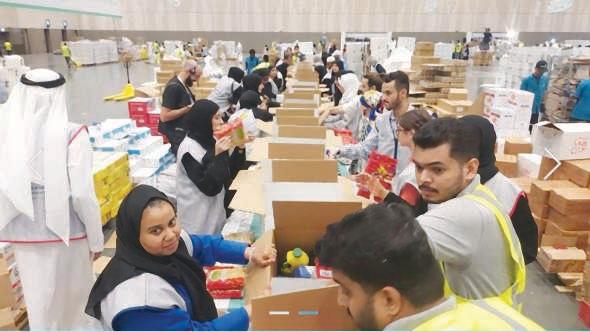 Thousands prepare meals for Gazans in Dubai