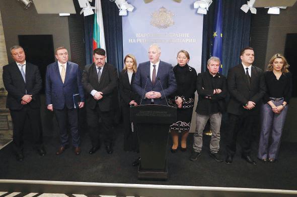 Bulgarian govt resigns after mass protests