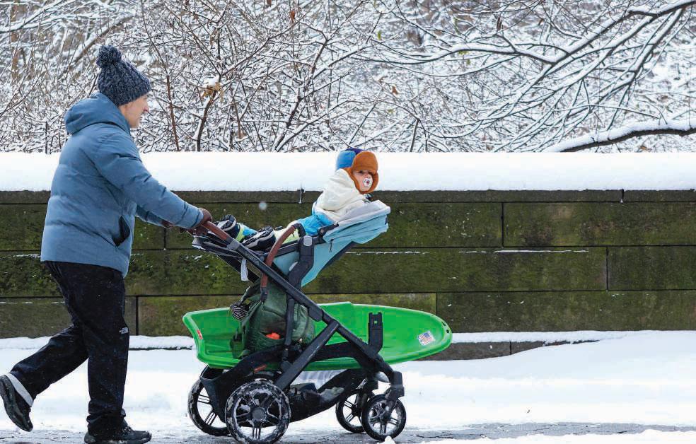 Over 16,000 flights hit as winter storm pummels US