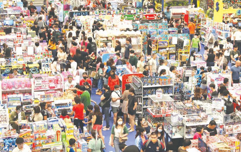 Singapore GDP expands by 4.8% last year after robust Q4