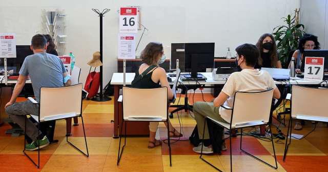 Italy's jobless rate drops to lowest level