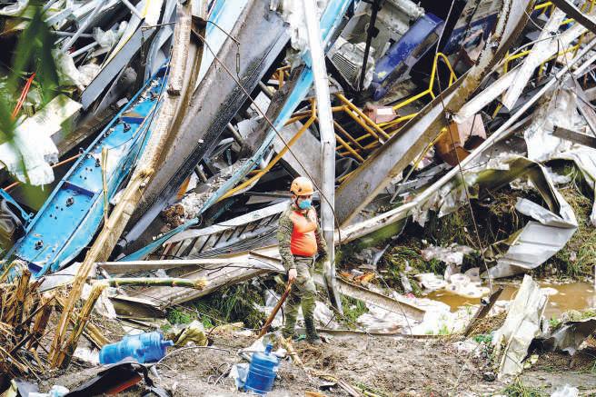 Death toll from trash site collapse rises to 6