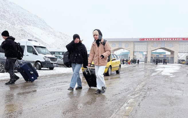 Iranians use Turkey border to access internet