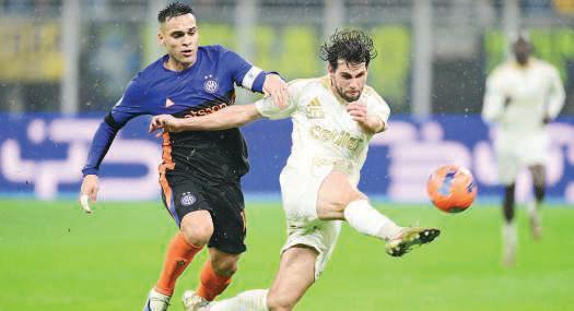 Inter fight back to rout Pisa and extend Serie A lead to six points