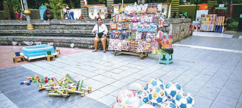 Death toll from Indonesia landslide rises to 53