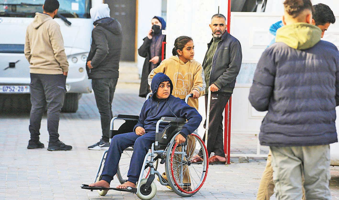 Rafah reopens after 2-day closure as Palestinians claim mistreatment