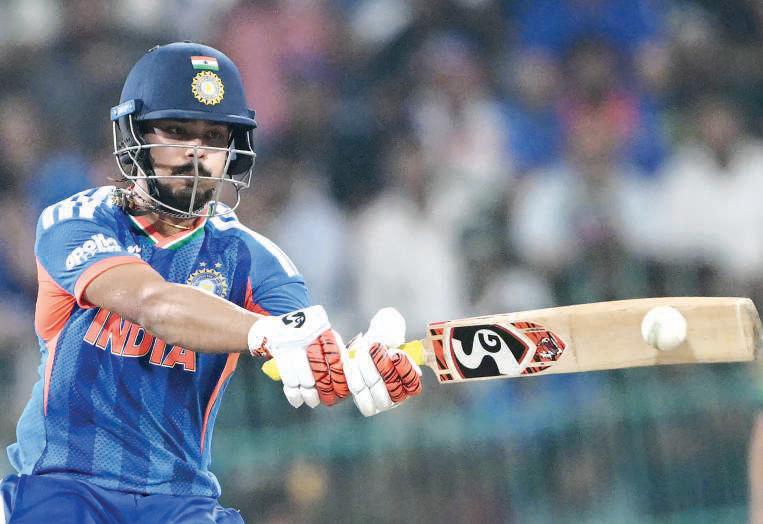 India thump Pakistan in grudge match to sail into Super Eight