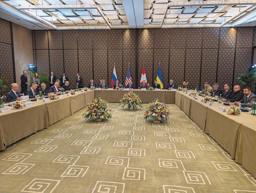 Ukraine, Russia begin talks as Trump piles pressure on Kyiv