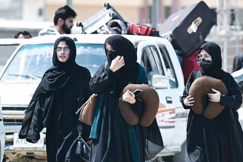 Pakistani students fleeing Iran recount witnessing strikes, blasts