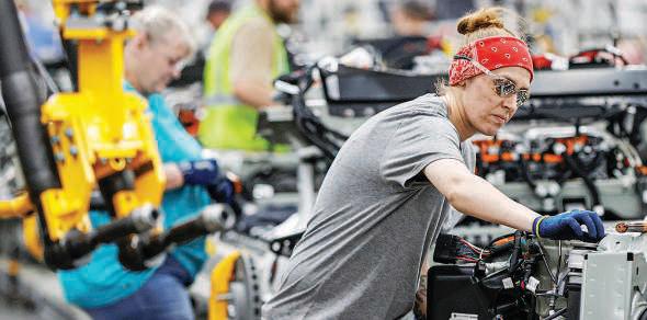 US manufacturing output increases