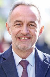 Left leads in Paris, far right eyes gains in local election