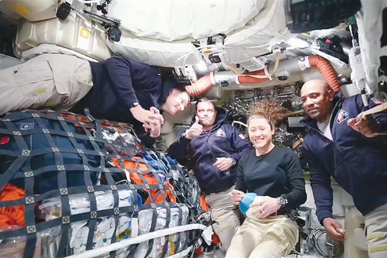 'Space plumber' Christina Koch fixes Artemis' privy issues