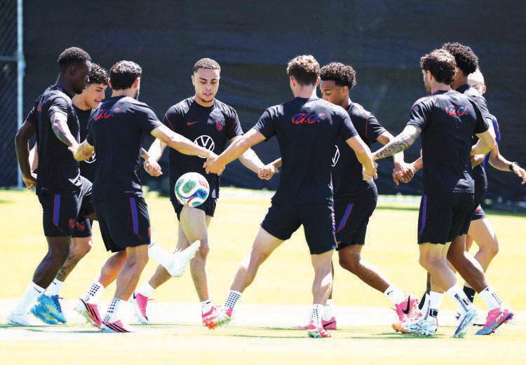 US, PARAGUAY EYE VICTORY