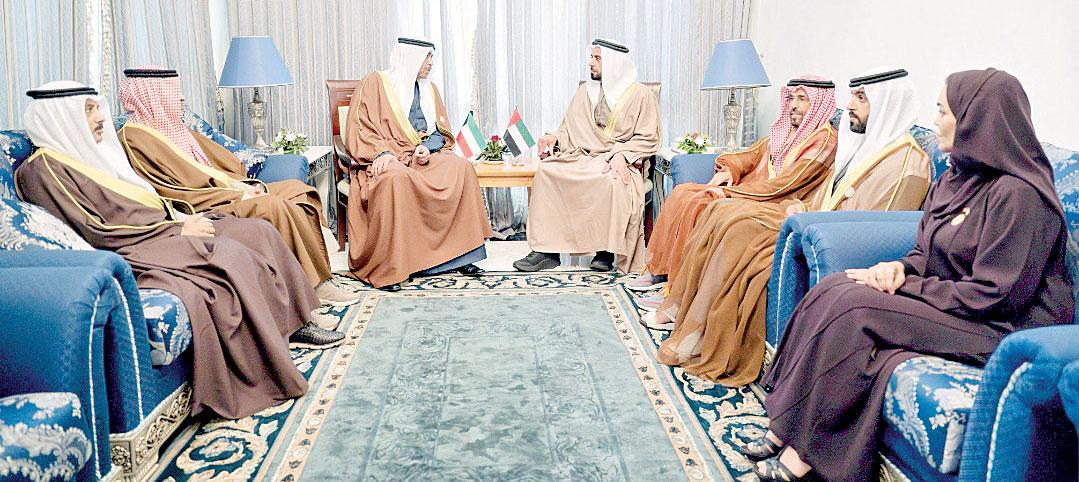 سيف بن زايد يبحث مع عددٍ من نظرائه تعزيز الأمن والاستقرار