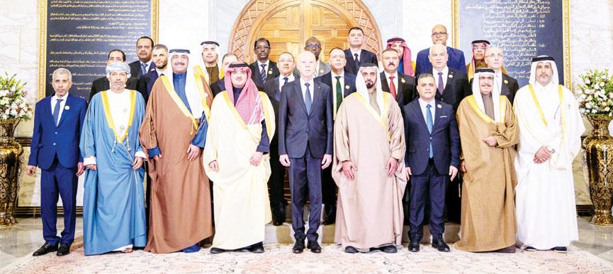 سيف بن زايد يترأس وفد الإمارات في اجتماعات الدورة الـ 42 لمجلس وزراء الداخلية العرب
