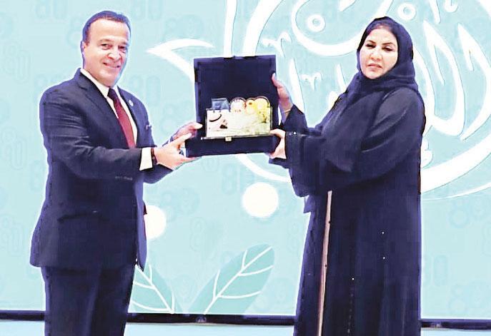 «الفاو» تكرم الشيخة فاطمة لإسهاماتها بتمكين المرأة