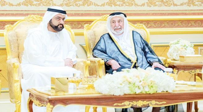 سلطان يتقبل تهاني ولي عهد الفجيرة بشهر رمضان