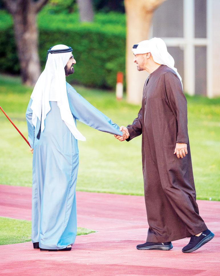 رئيس الدولة ومحمد بن راشد يبحثان شؤون الوطن بحضور منصور بن زايد