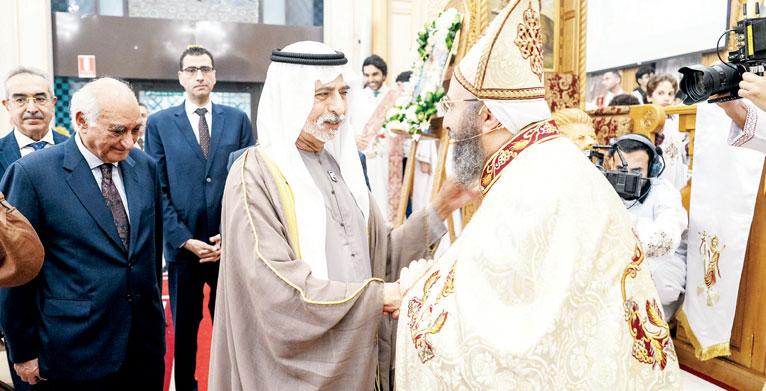 نهيان بن مبارك يحضر احتفالات عيد القيامة في الكنيسة القبطية الأرثوذكسية المصرية بأبوظبي