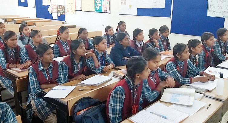 मध्य प्रदेश में संस्कारों की पाठशाला, पढ़ाई के साथ सीख रहे गुड मैनर्स