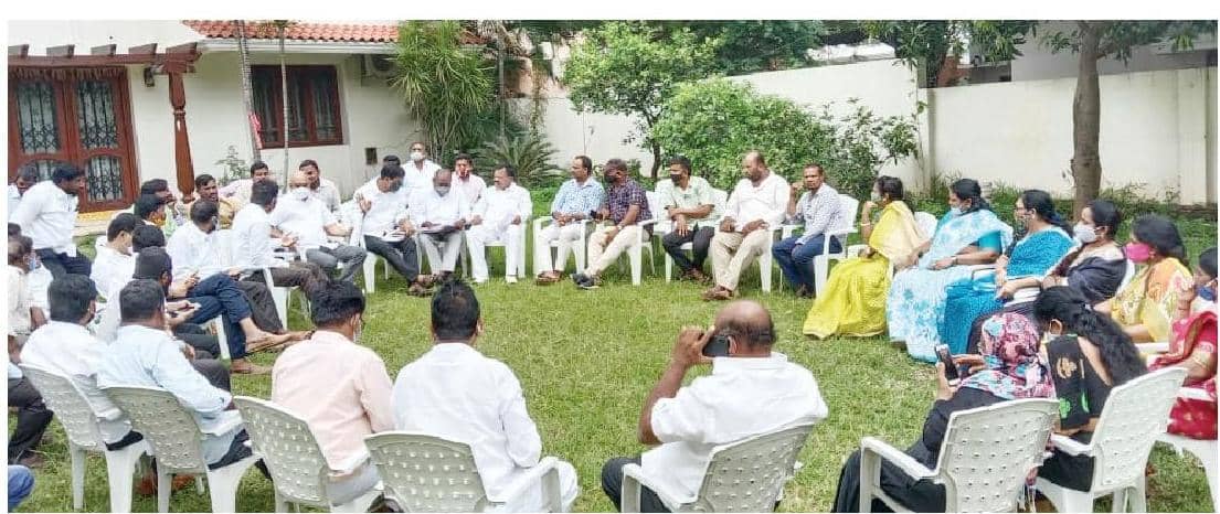 బూత్ స్థాయి పటిష్టత కోసం తెరాస నాయకుల సమావేశం