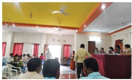 సమస్యలు పట్టించుకోని పనికిరాని సమావేశాలు ఎందుకు