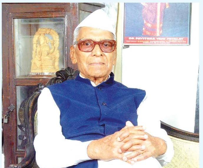 బహుజనుల దార్శనికుడు మన బాపూజీ..