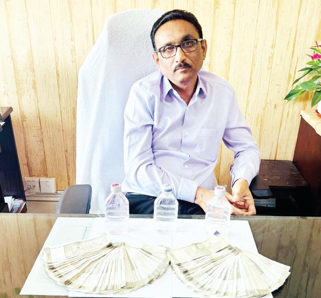 ఏసీబీకి చిక్కిన అవినీతి తిమింగలం..