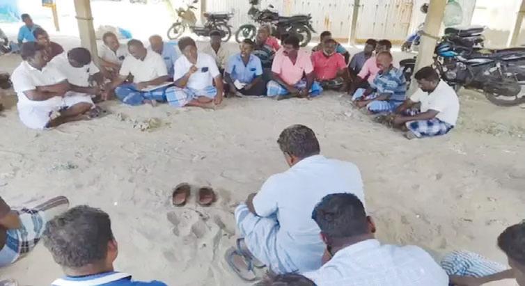 శ్రీలంక అదుపులో 700పైగా బోట్లు