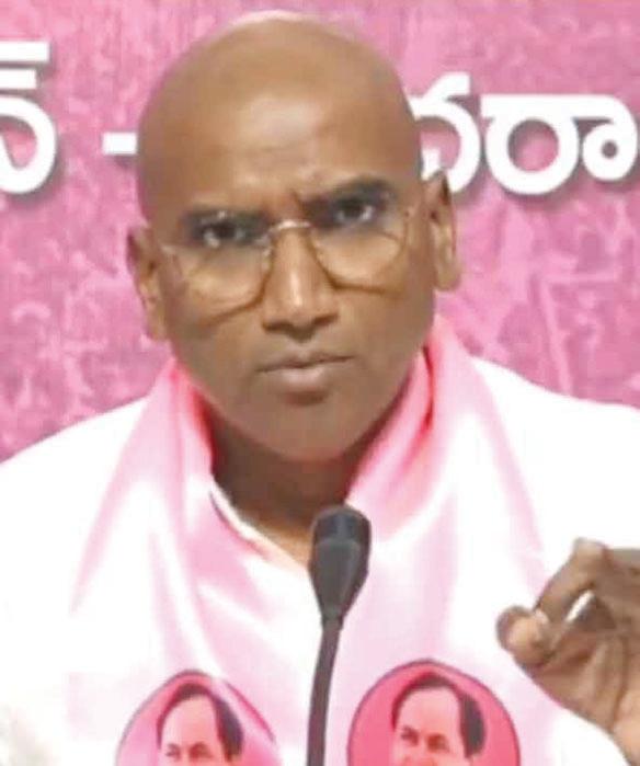 లీకేజీ గురించి ప్రశ్నిస్తే కేసులు పెడతారా?