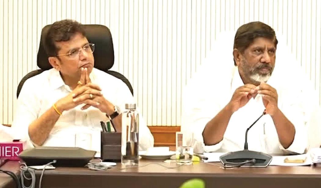 మొదటి దశలోనే ఐటీ నాలెడ్జ్ హబ్