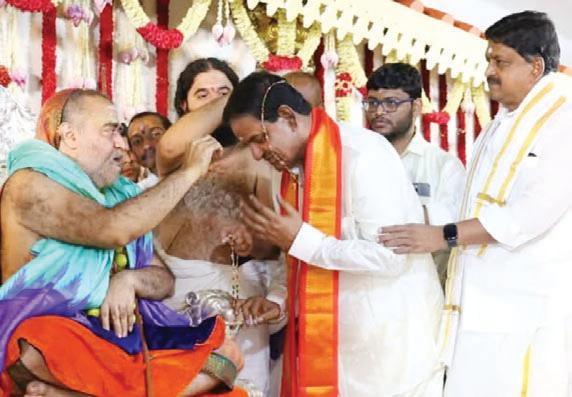 కంచి మఠం సందర్శించిన టీటీడీ చైర్మన్