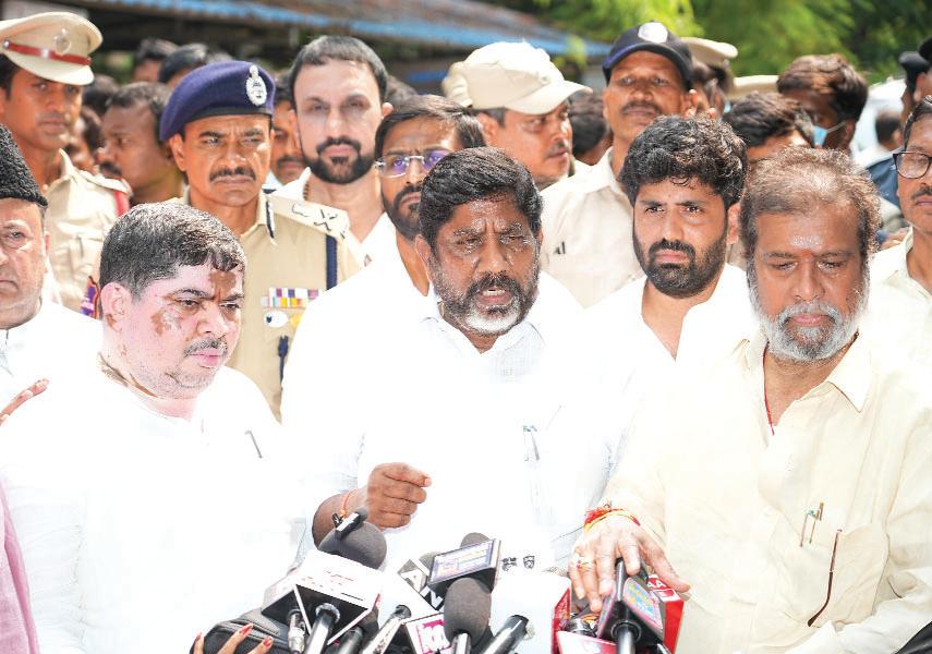 మృతుల కుటుంబాలకు ప్రభుత్వం అన్ని విధాలుగా అండగా ఉంటుంది