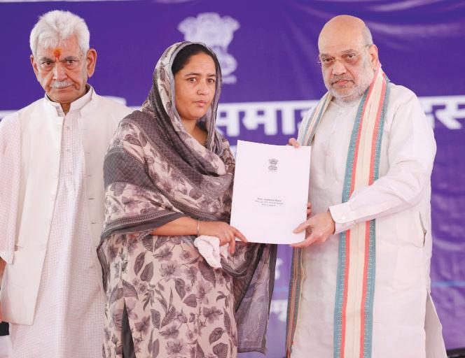 కాశ్మీర్ అభివృద్ధిని కొనసాగిస్తాం