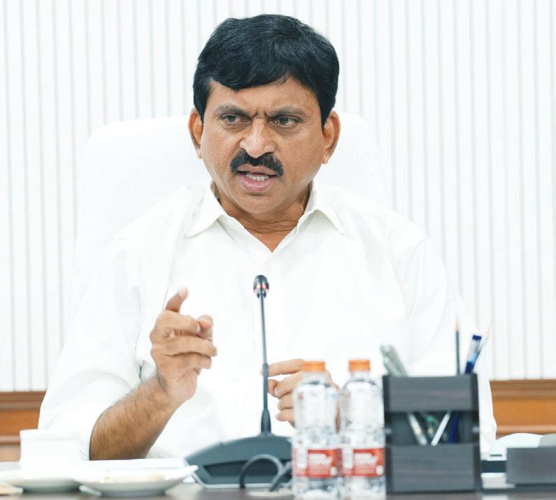 భారీ వర్షాలు, వరదలపై అప్రమత్తంగా ఉండాలి