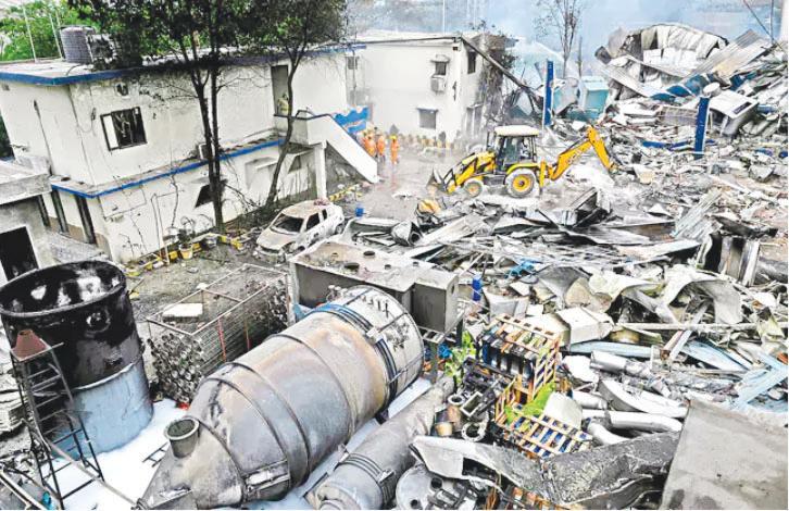 పాశమైలారంలో కొనసాగుతున్న రెస్క్యూ ఆపరేషన్