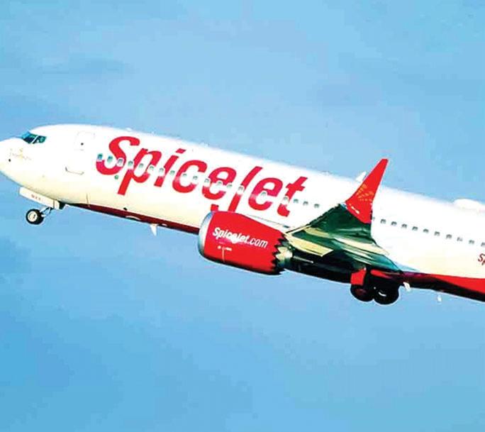 స్పైస్ జెట్ విమానంలో సాంకేతిక లోపం