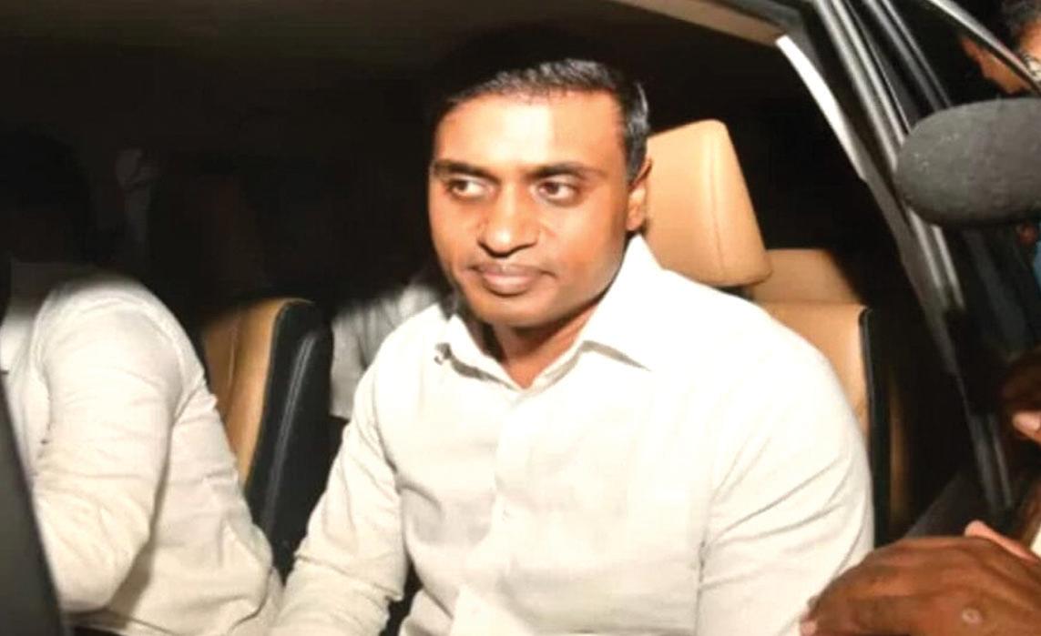 లిక్కర్ స్కామ్లో ఏ4గా మిథున్ రెడ్డి