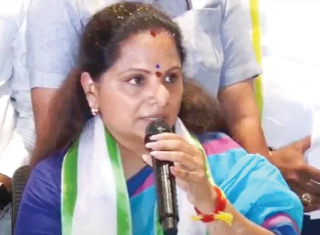 యువత, మహిళల మద్దతు కోసం బీఆర్ఎస్, జాగృతి పాట్లు