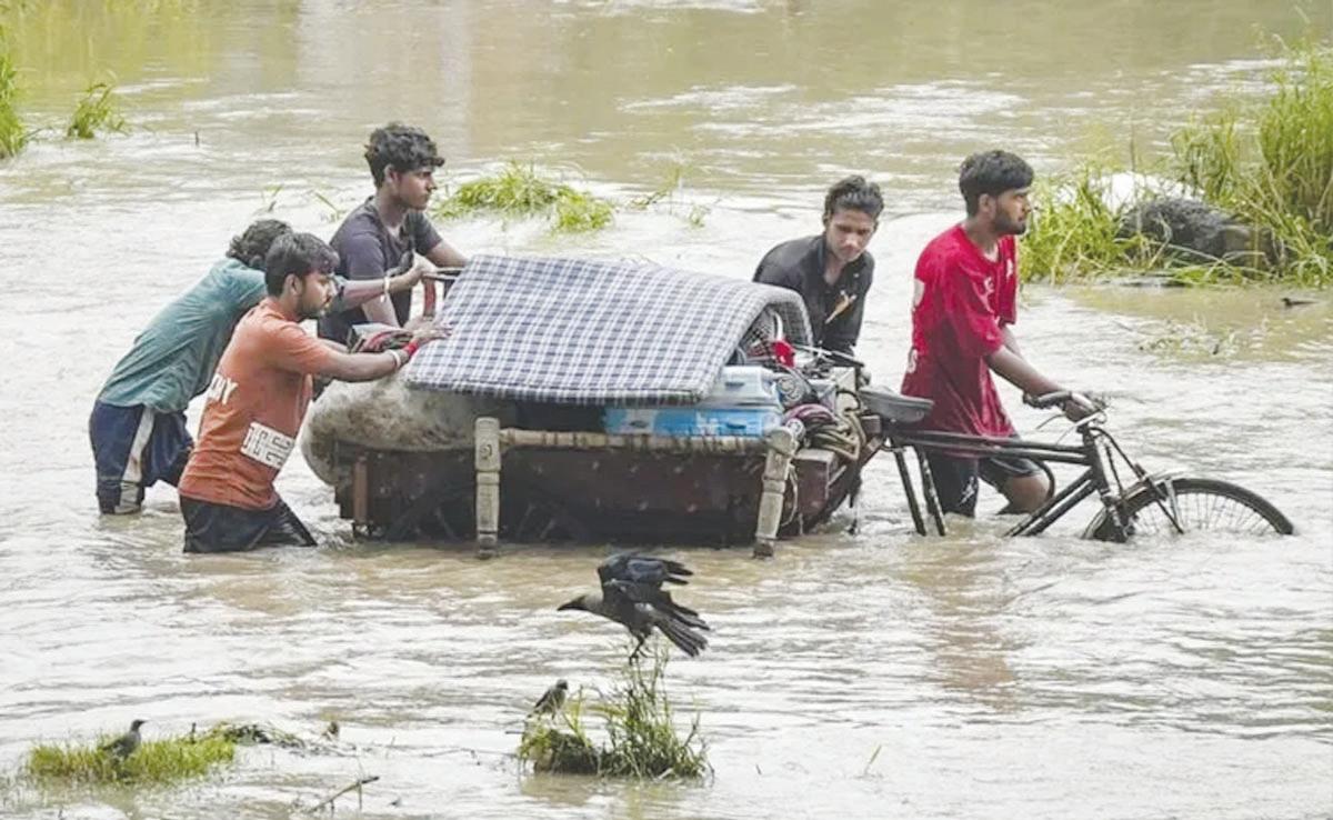 ఉప్పొంగిన యమునా నది