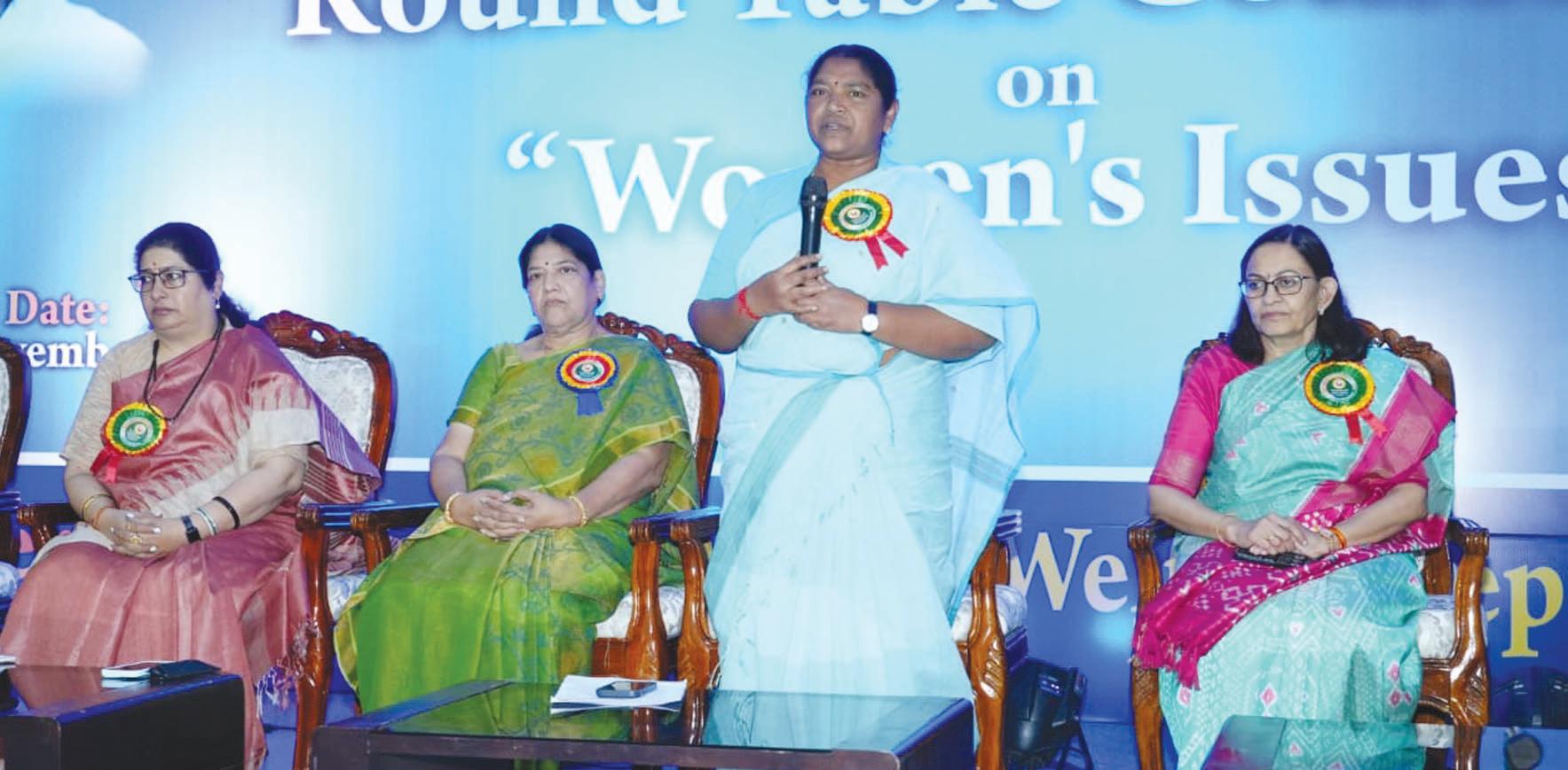 మహిళల హక్కుల బలోపేతానికి కృషి