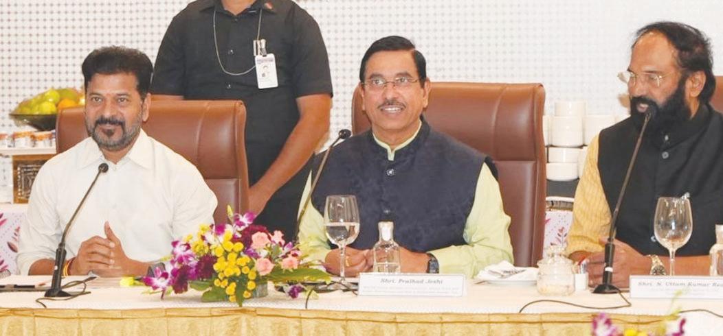 తెలంగాణలో సన్న బియ్యం సరఫరా చేస్తున్నం